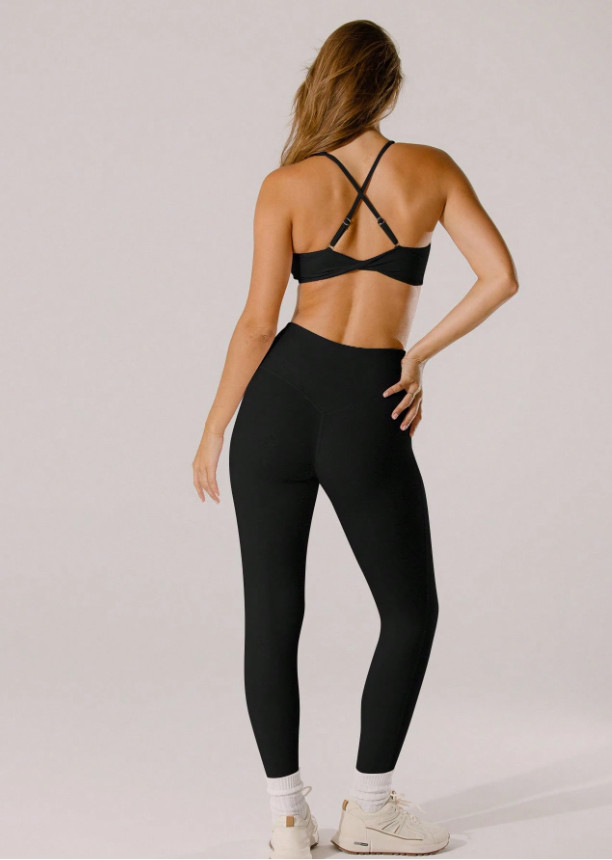klasyczne czarne sportowe legginsy