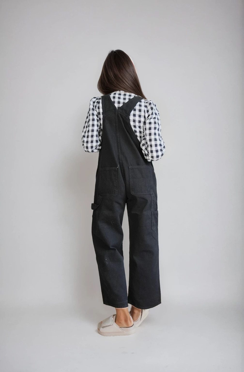 CZARNE SPODNIE OGRODNICZKI JEANS