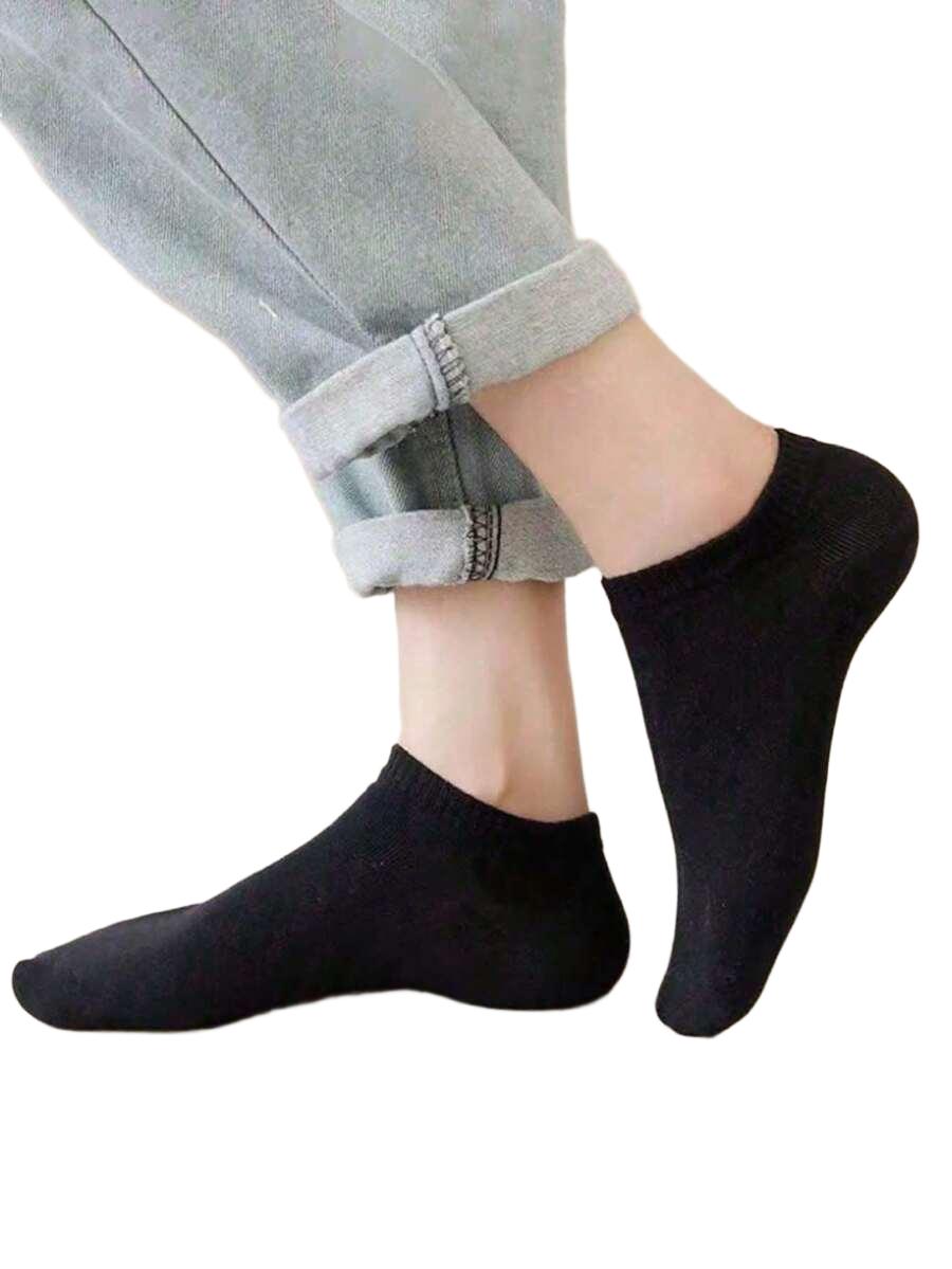 czarne skarpetki stopki