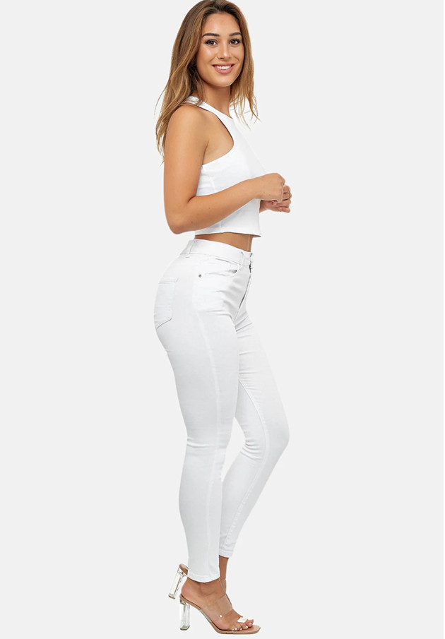 białe spodnie jeans