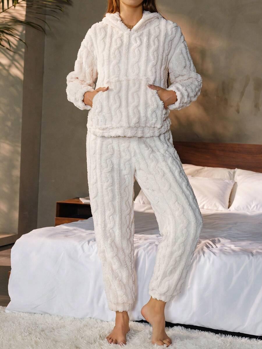 kremowa fluffy bluza spodnie komplet