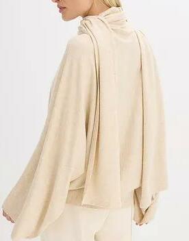 SWETER Z OZDOBNYM SZALEM