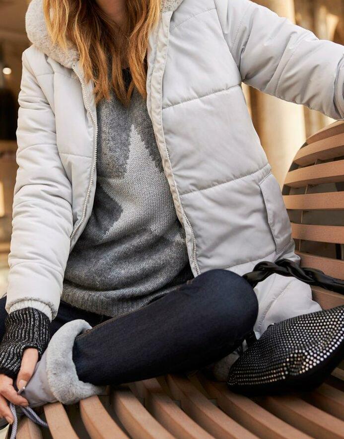 SWETER Z WZOREM W GWIAZDĘ