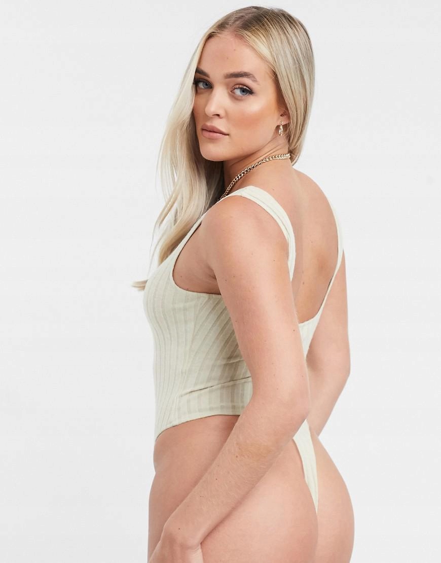beżowe body prążki
