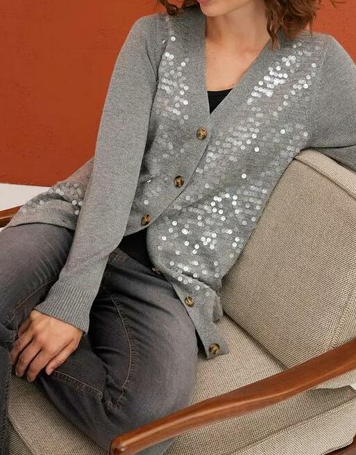 SWETER ROZPINANY Z CEKINAMI