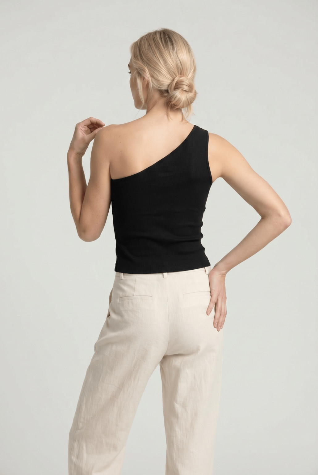 CZARNY ASYMETRYCZNY TOP