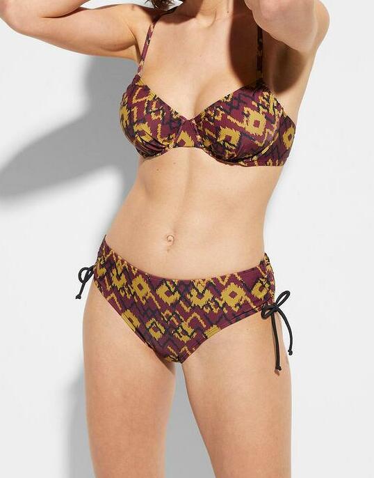 MAJTKI OD BIKINI 