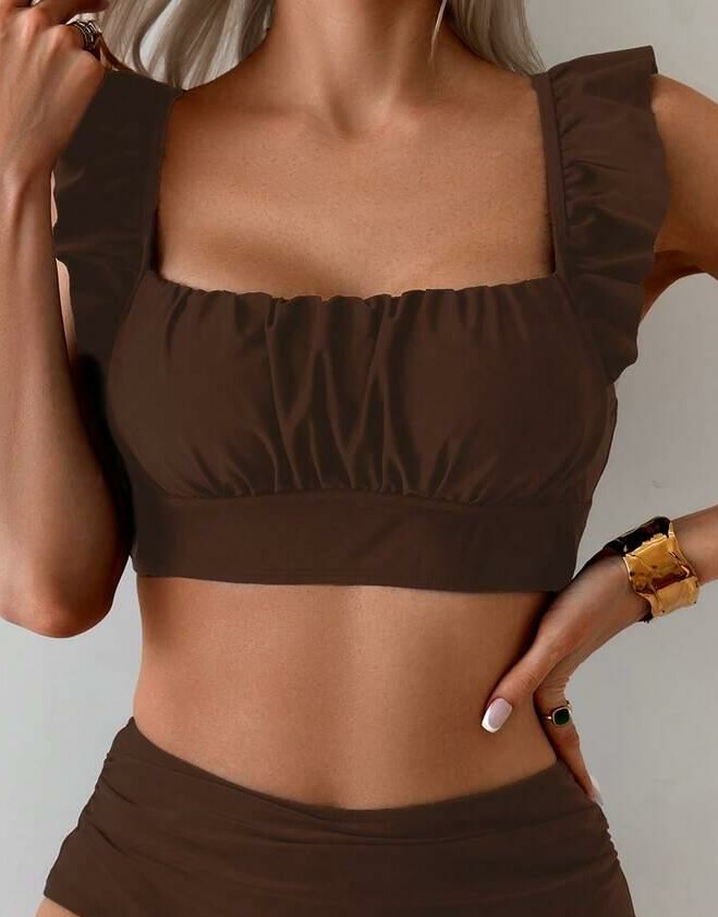 brązowa góra od bikini