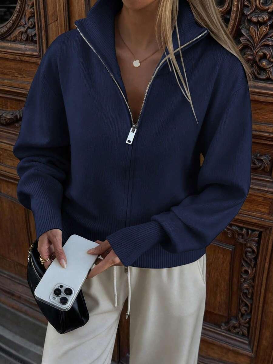 granatowy sweter zamek 