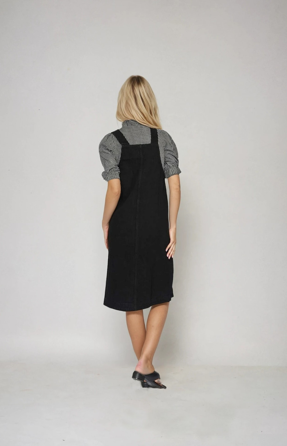 czarna sukienka jeans kieszenie