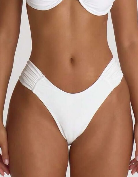 BIAŁY DÓŁ OD BIKINI