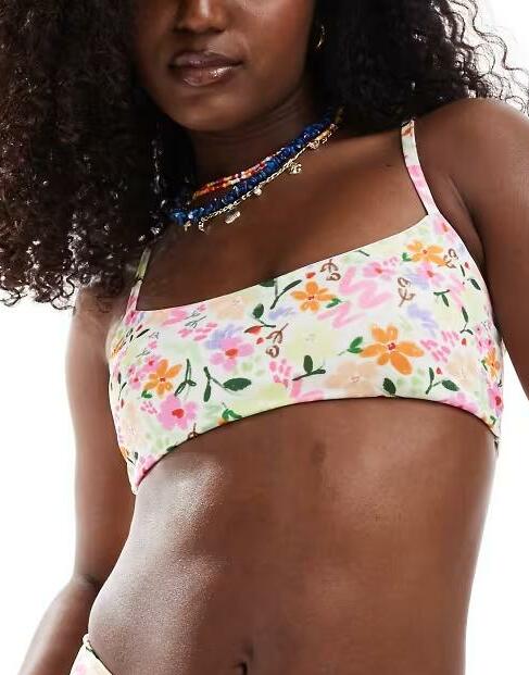  GÓRA OD BIKINI W KWIATY