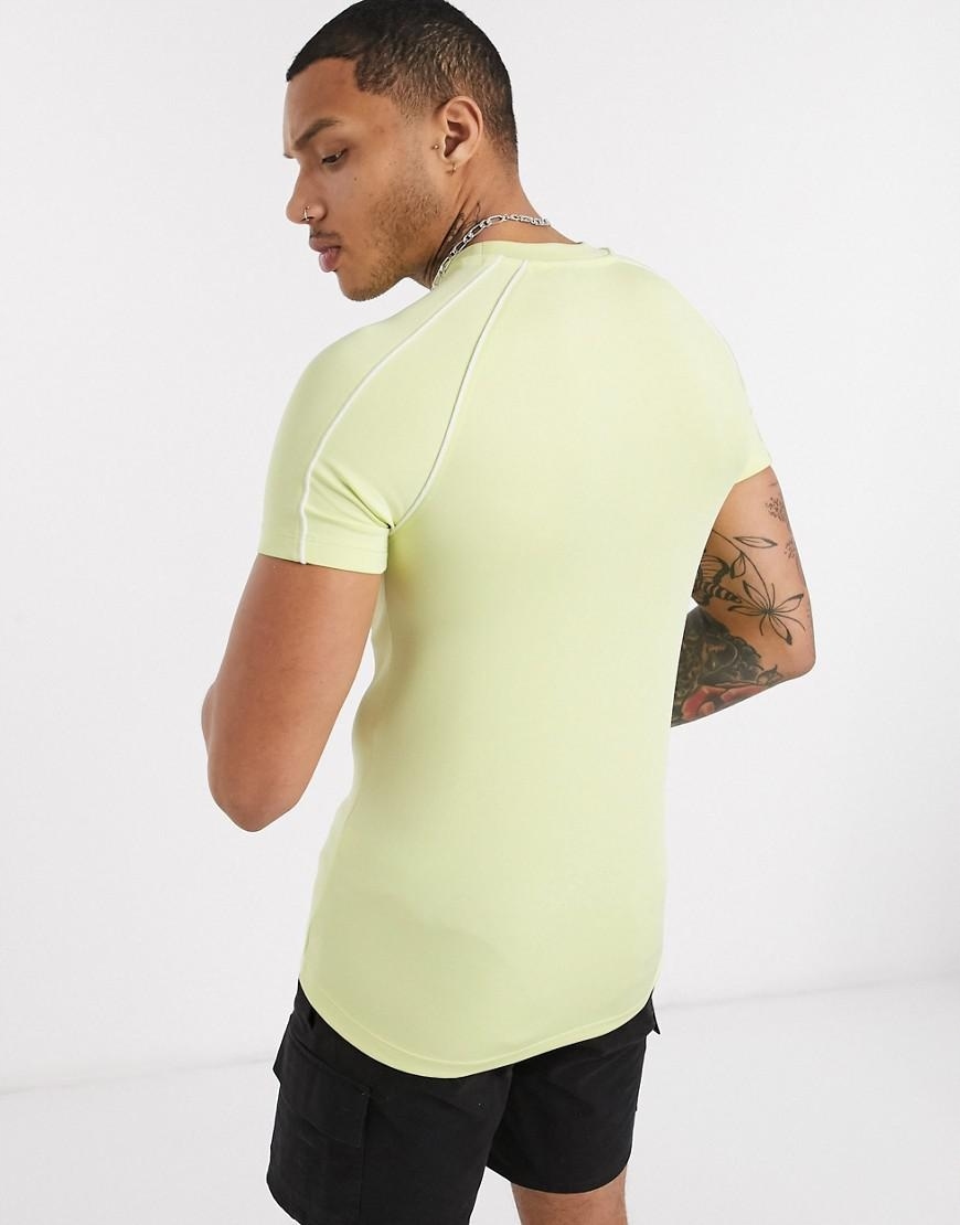 ŻÓŁTY T-SHIRT OKRĄGŁY DEKOLT 