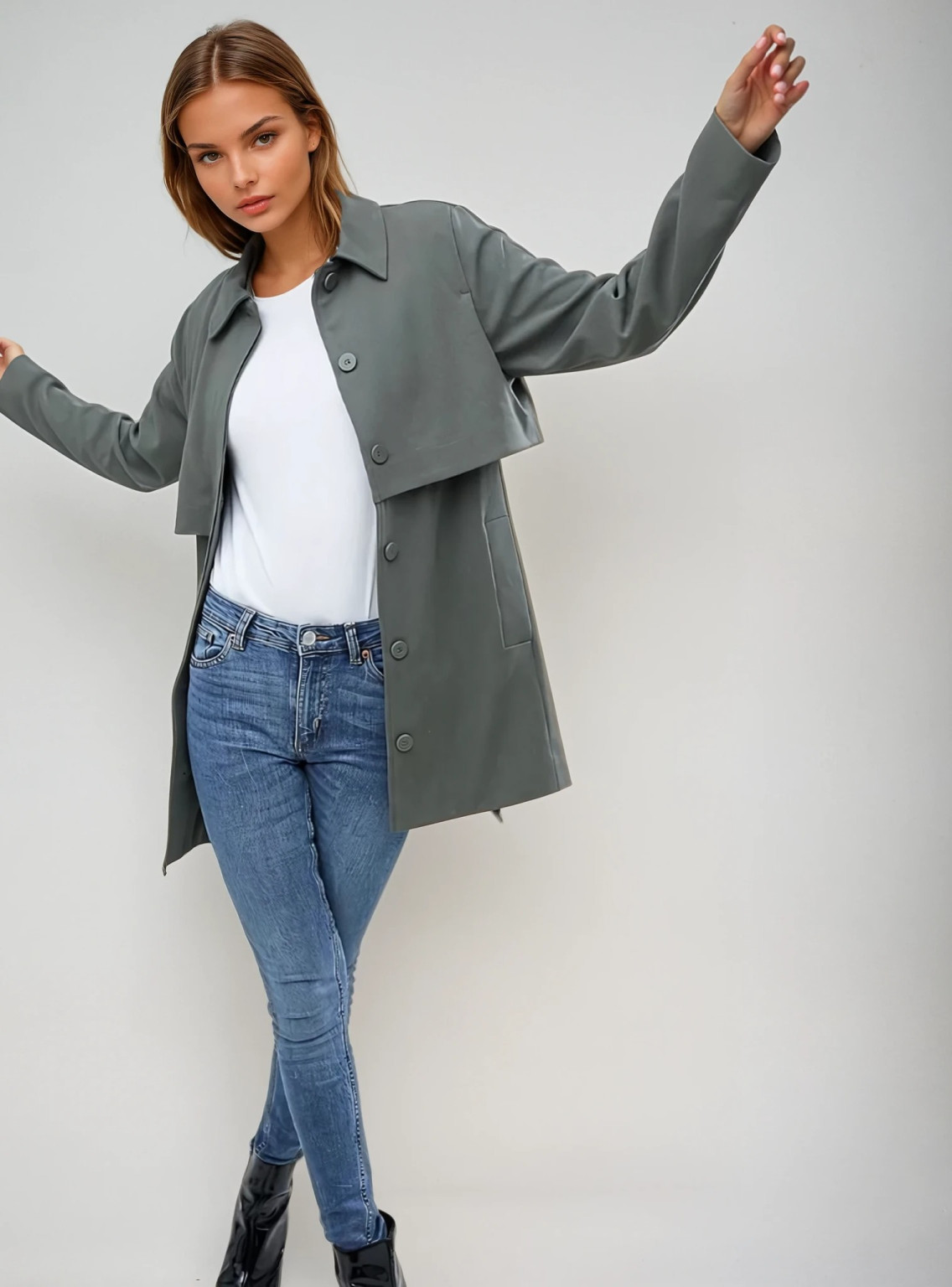 niebieskie spodnie rurki jeans