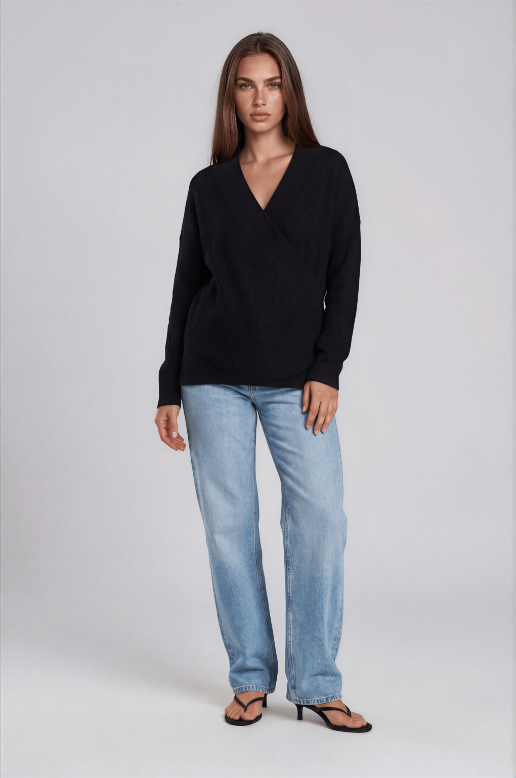 czarny sweter oversize kaszmir