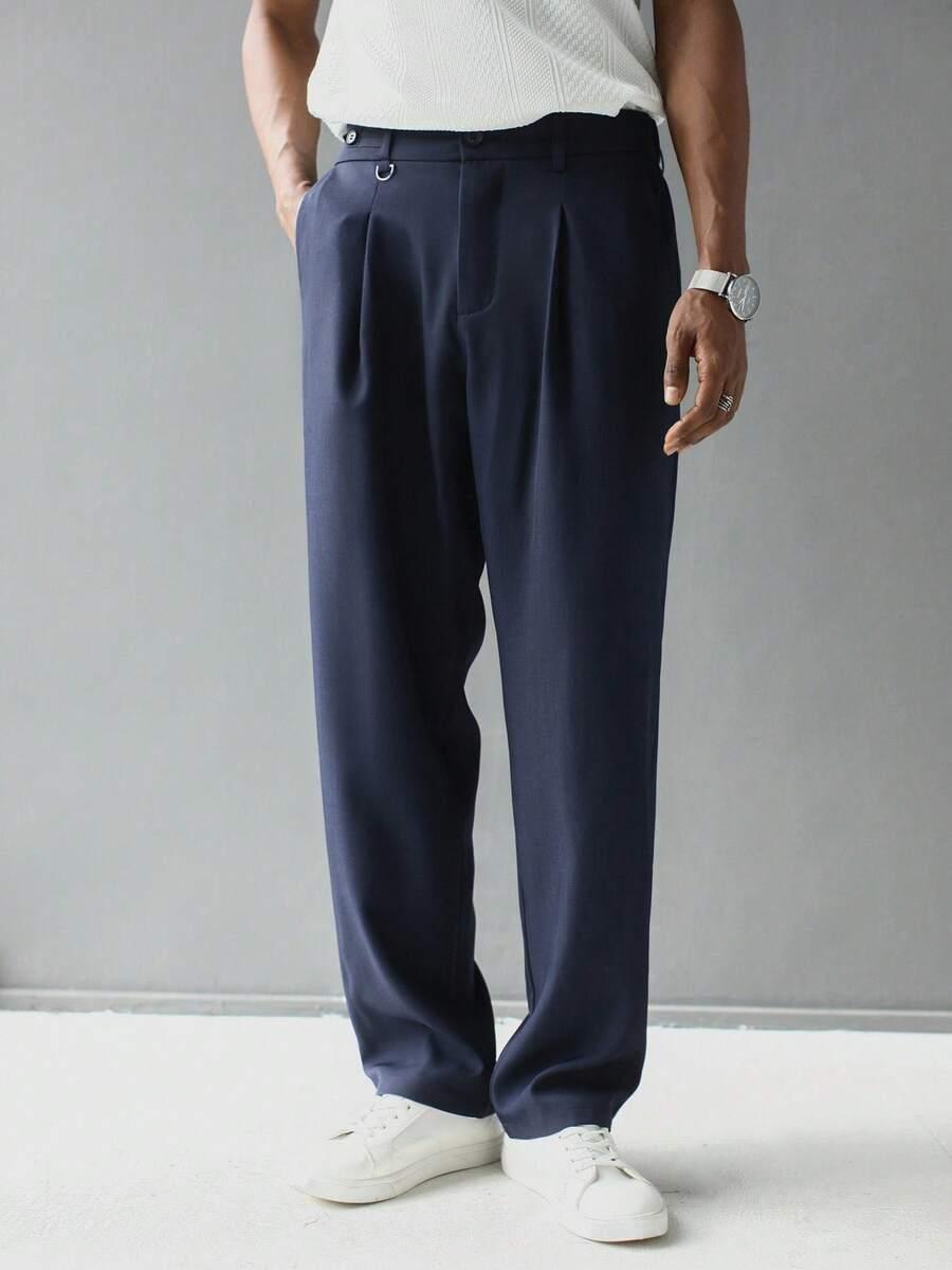 granatowe spodnie casual