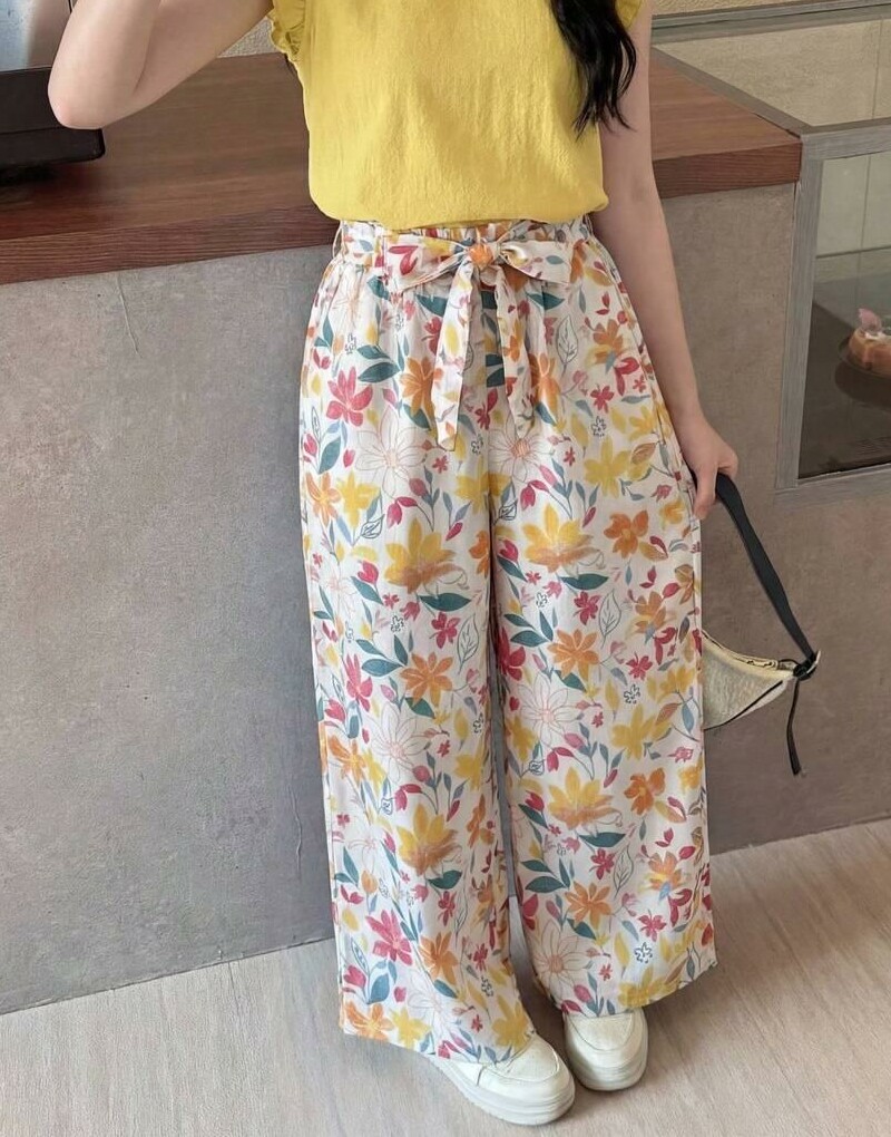 spodnie z paskiem w kwiaty casual