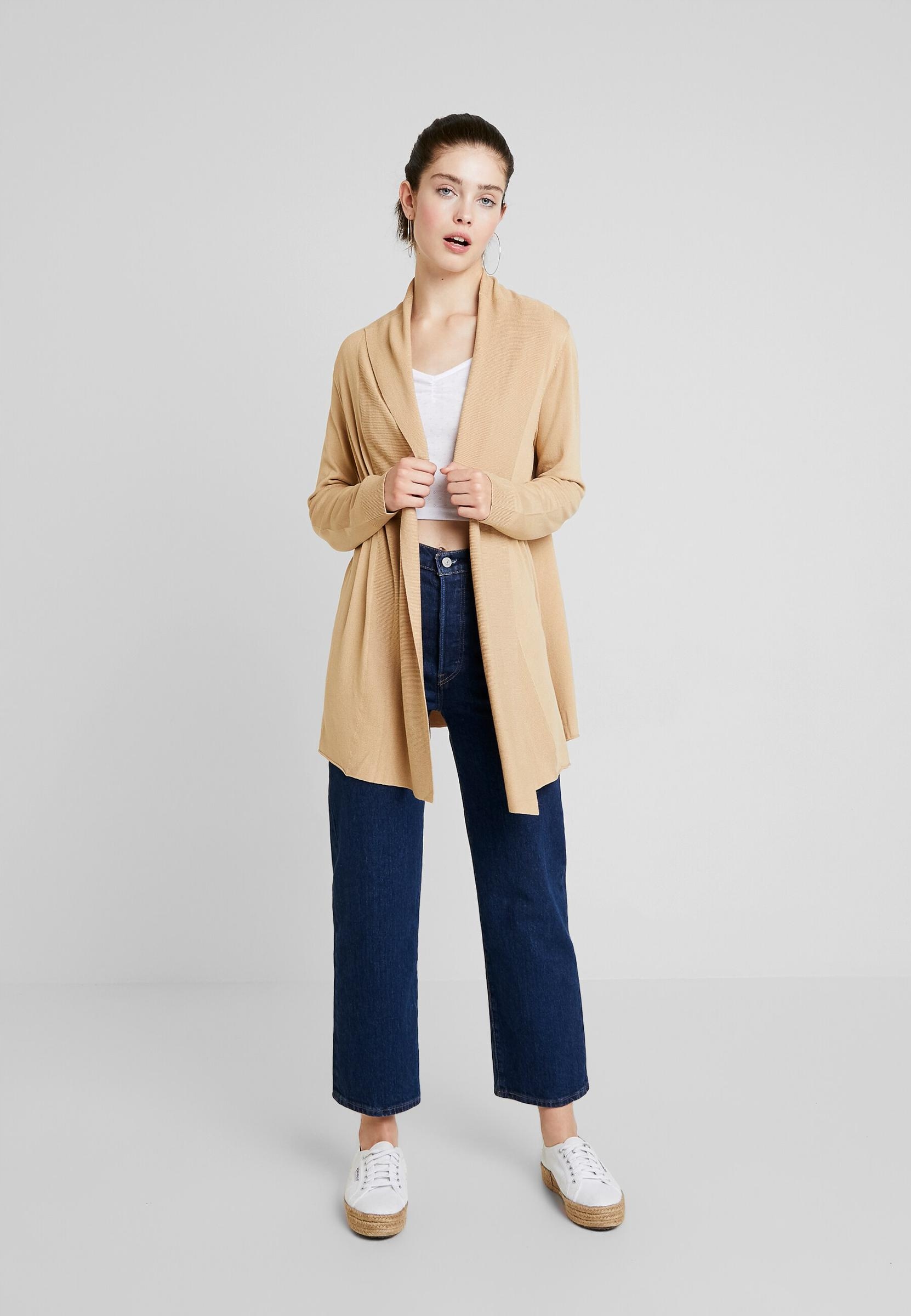 BIAŁY TOP CASUAL