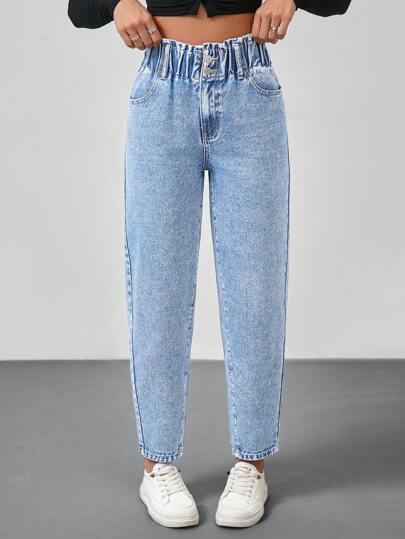 niebieskie spodnie jeans
