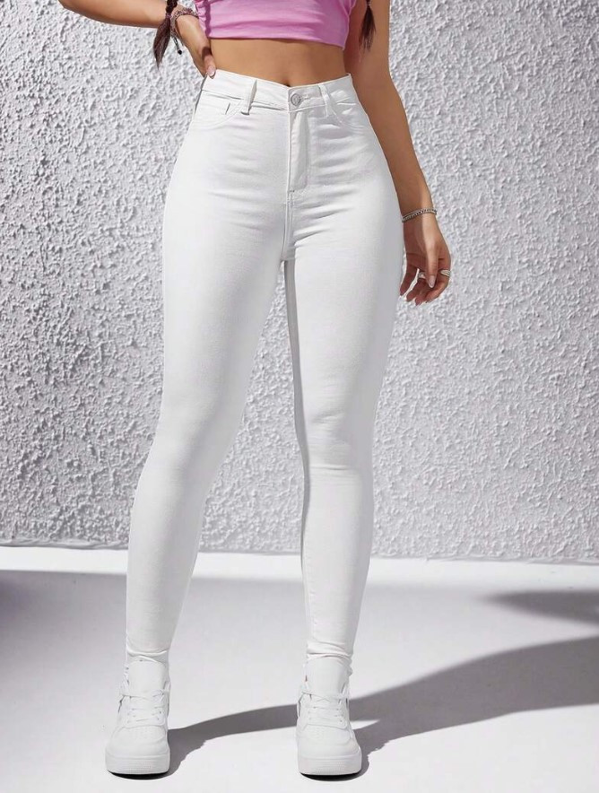 białe spodnie jeans rurki