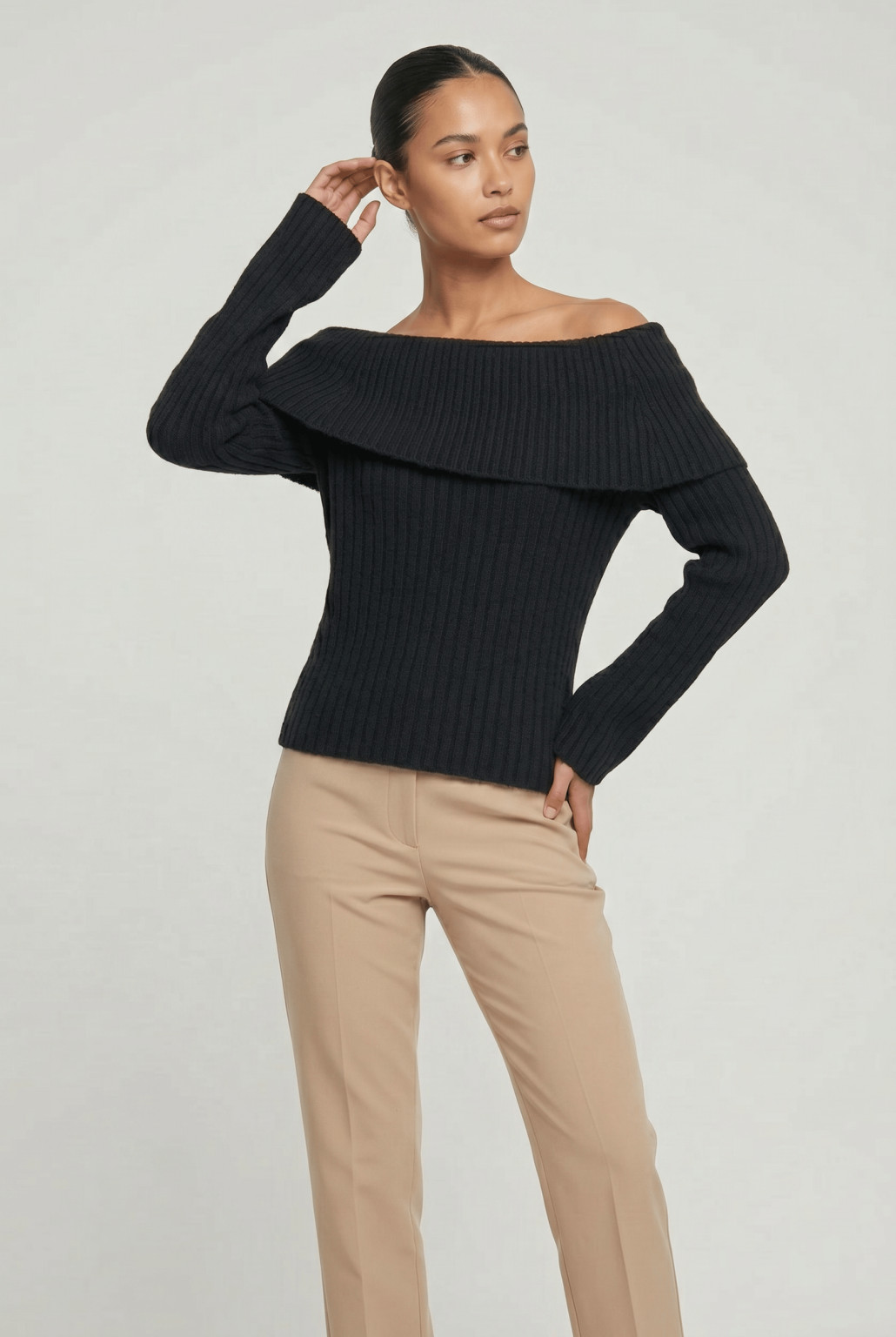sweter odkryte ramiona 