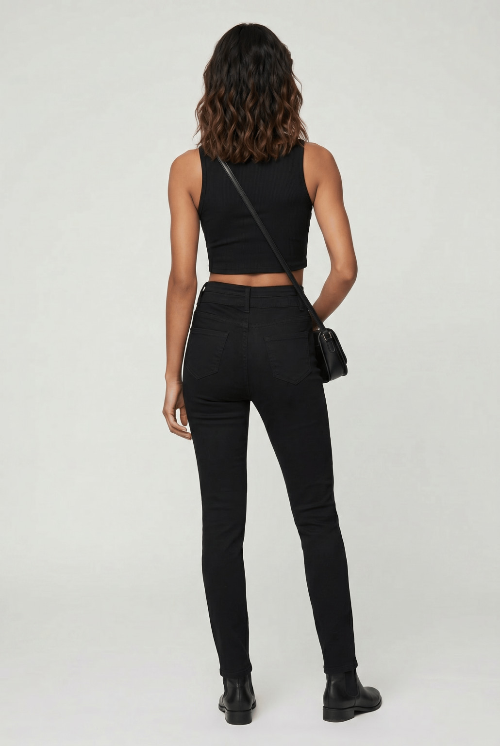 czarne spodnie rurki jeans