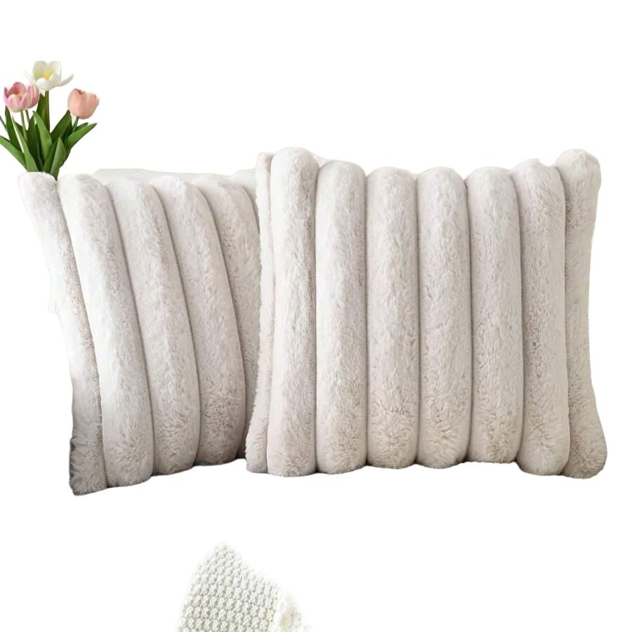 BEŻOWA POSZEWKA NA PODUSZKĘ