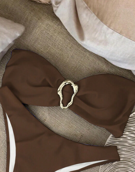 brązowa góra bikini