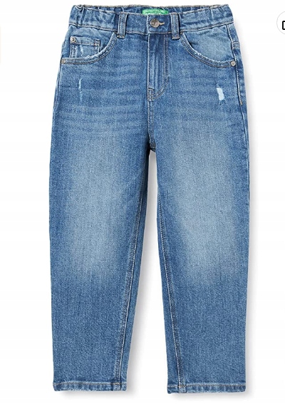 niebieskie spodnie jeans