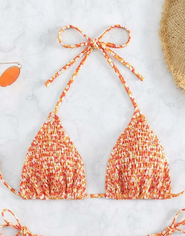 pomarańczowa góra od bikini