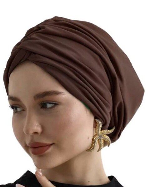 brązowy turban na głowę