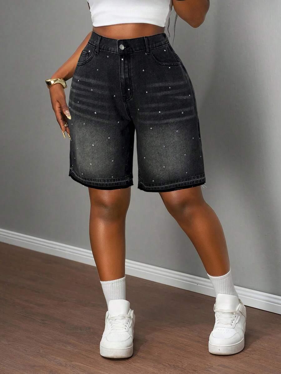 czarne krótkie spodenki jeans zdobienie