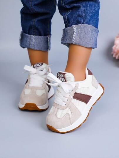 sznurowane buty sportowe 