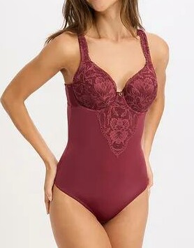 BODY DAMSKIE  Z DEKOLTEM SERCE I STRINGAMI PLUS SIZE