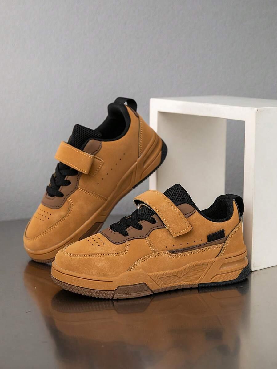 brązowe buty sportowe 