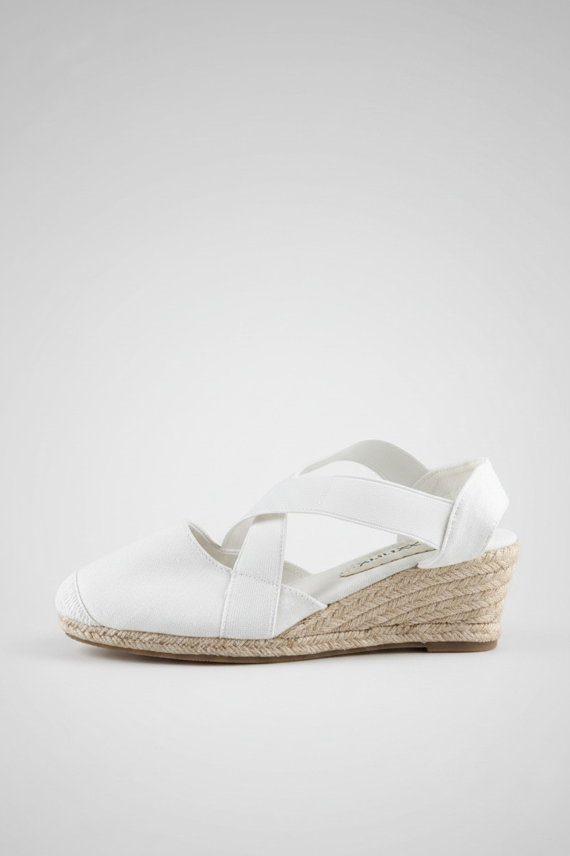 białe czółenka espadryle koturn