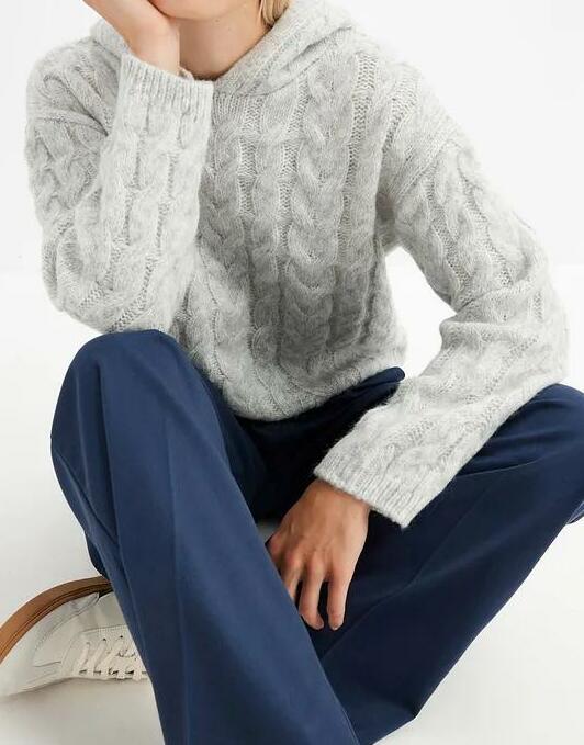 SWETER Z KAPTUREM