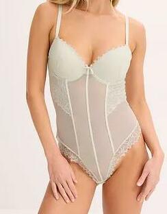 BODY Z STRINGAMI I KORONKĄ