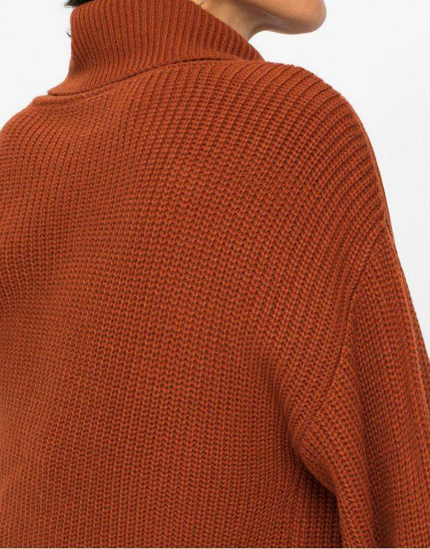 SWETER Z GOLFEM Z DŁUŻSZYM TYŁEM 