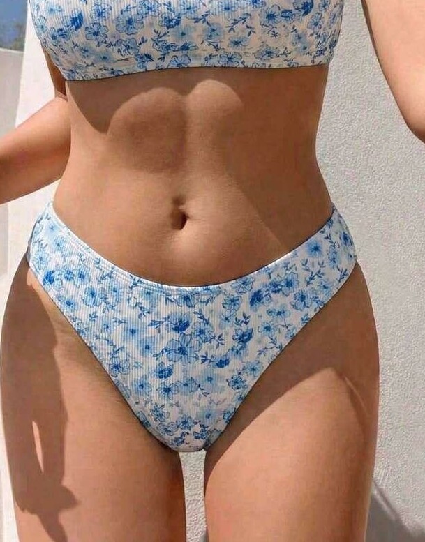 DÓŁ OD BIKINI