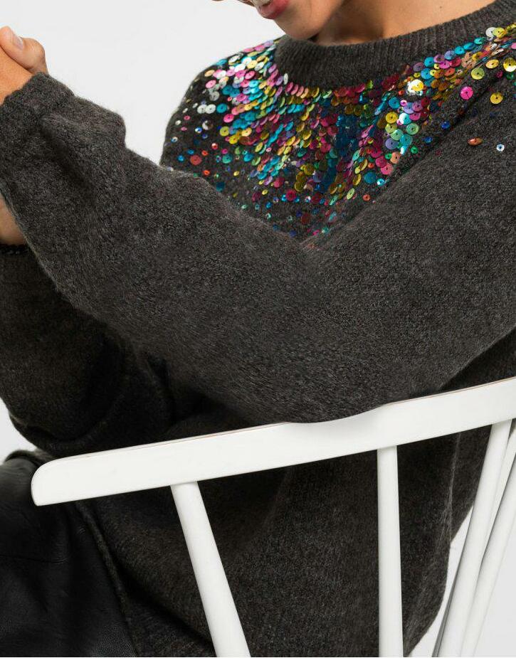 SWETER Z KOLOROWY CEKINAMI 