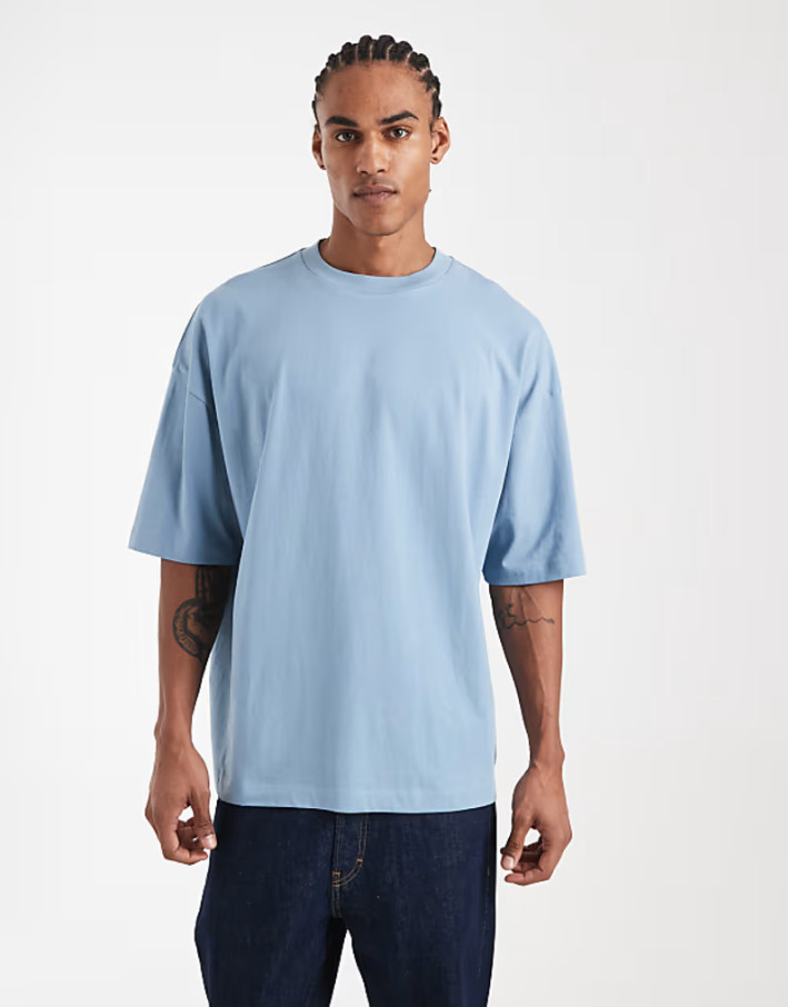 niebieski t-shirt okrągły dekolt