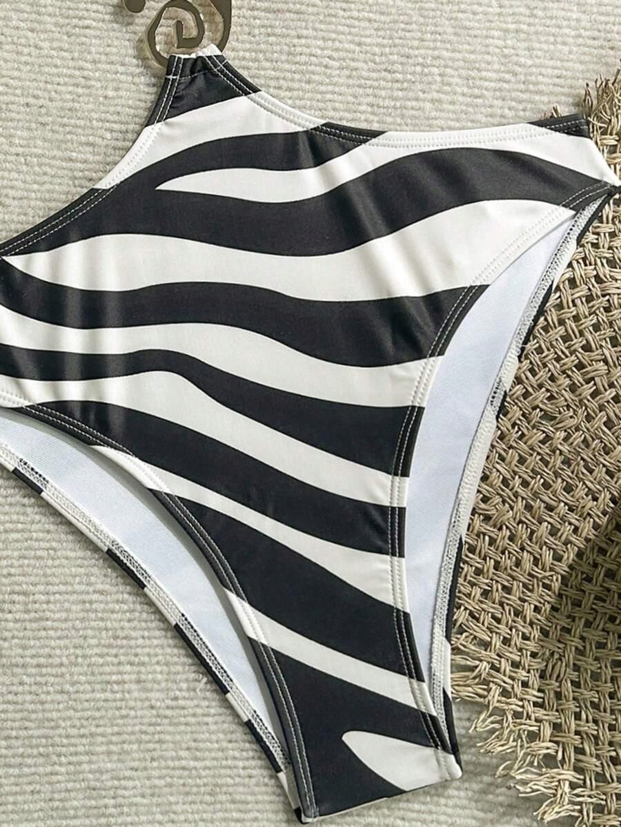 jednoczęściowy strój kąpielowy animal print