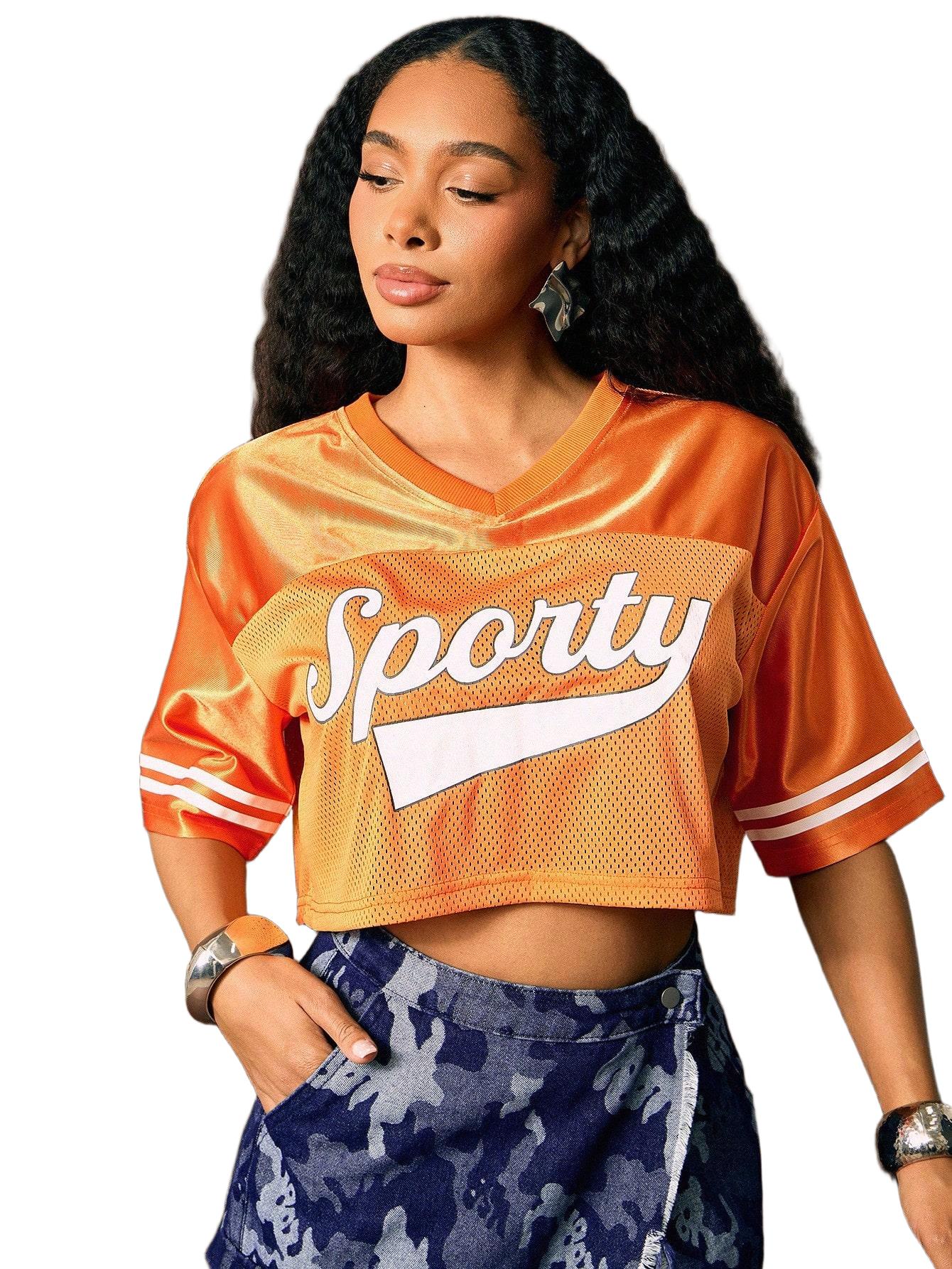 KRÓTKI T-SHIRT DAMSKI Z NADRUKIEM 