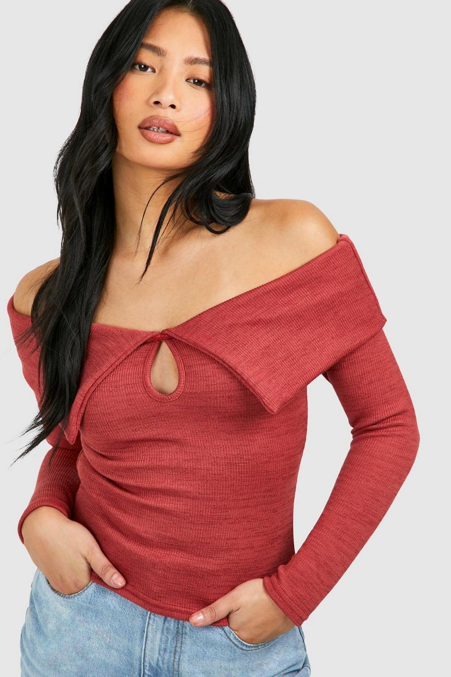 BLUZKA Z ODKRYTYMI RAMIONAMI 
