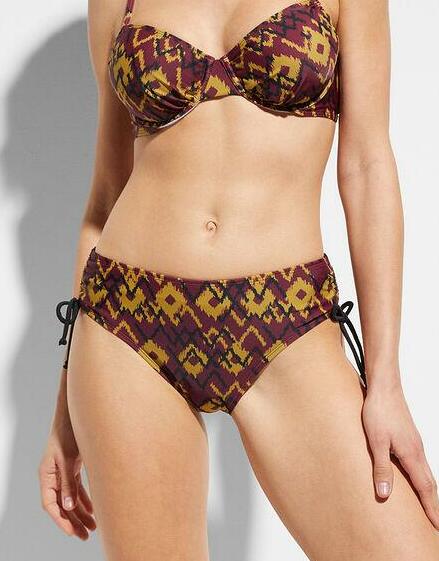 MAJTKI OD BIKINI 