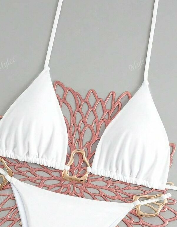 biała góra od bikini