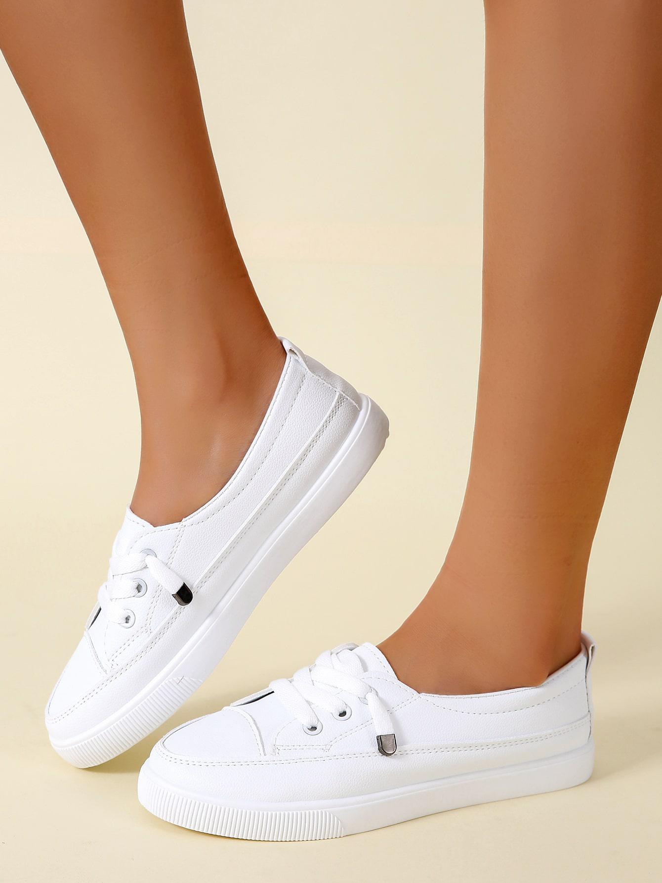 BIAŁE SZNUROWANE BUTY