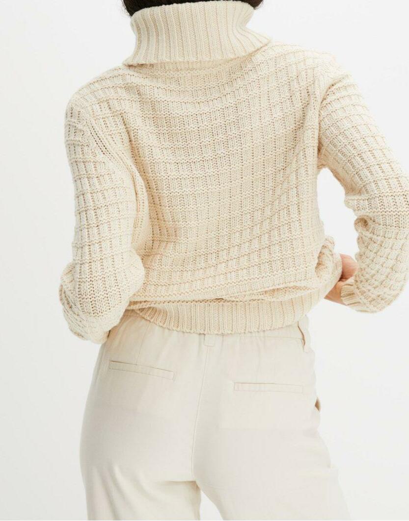 SWETER Z GOLFEM