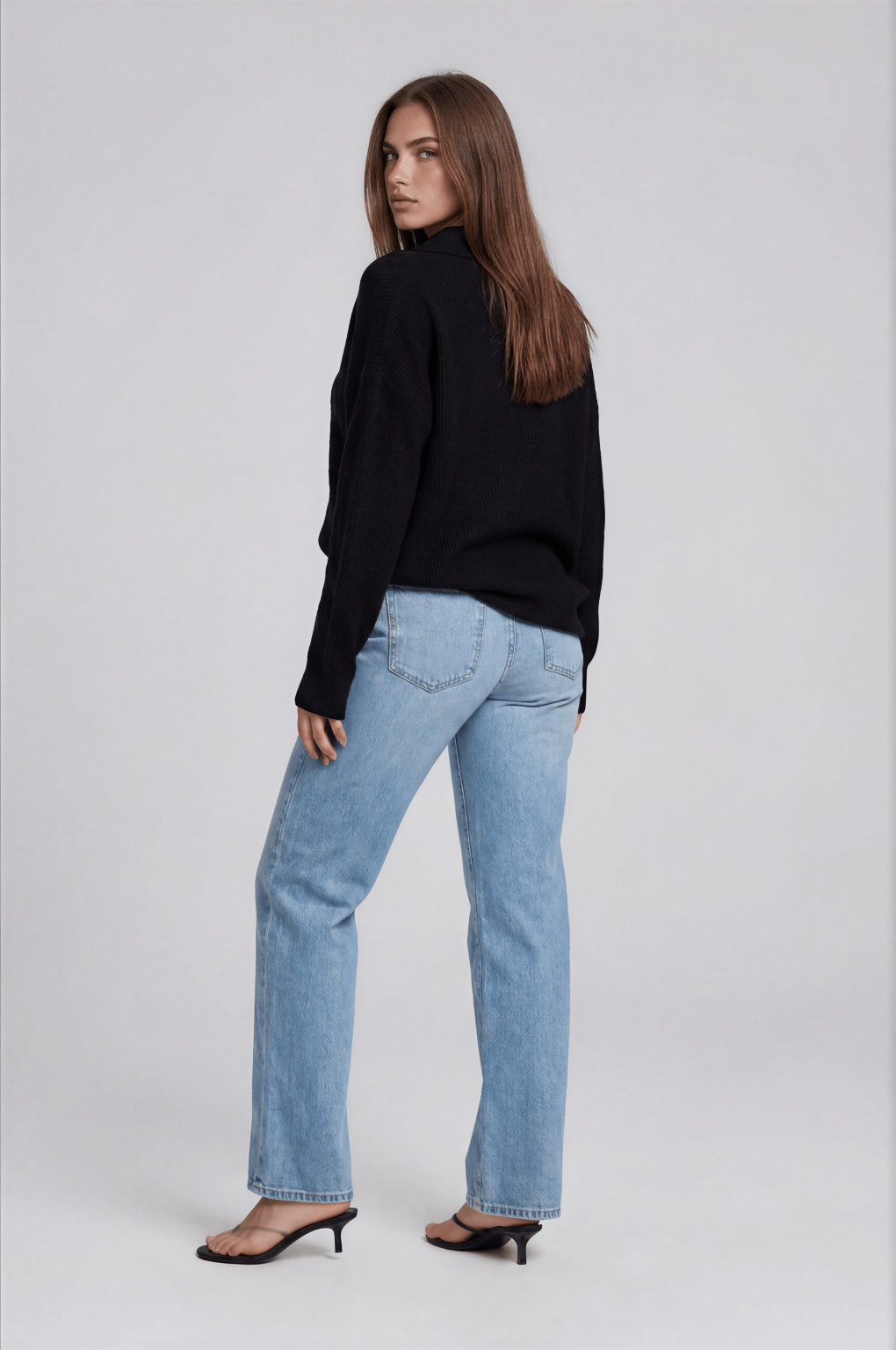 czarny sweter oversize kaszmir